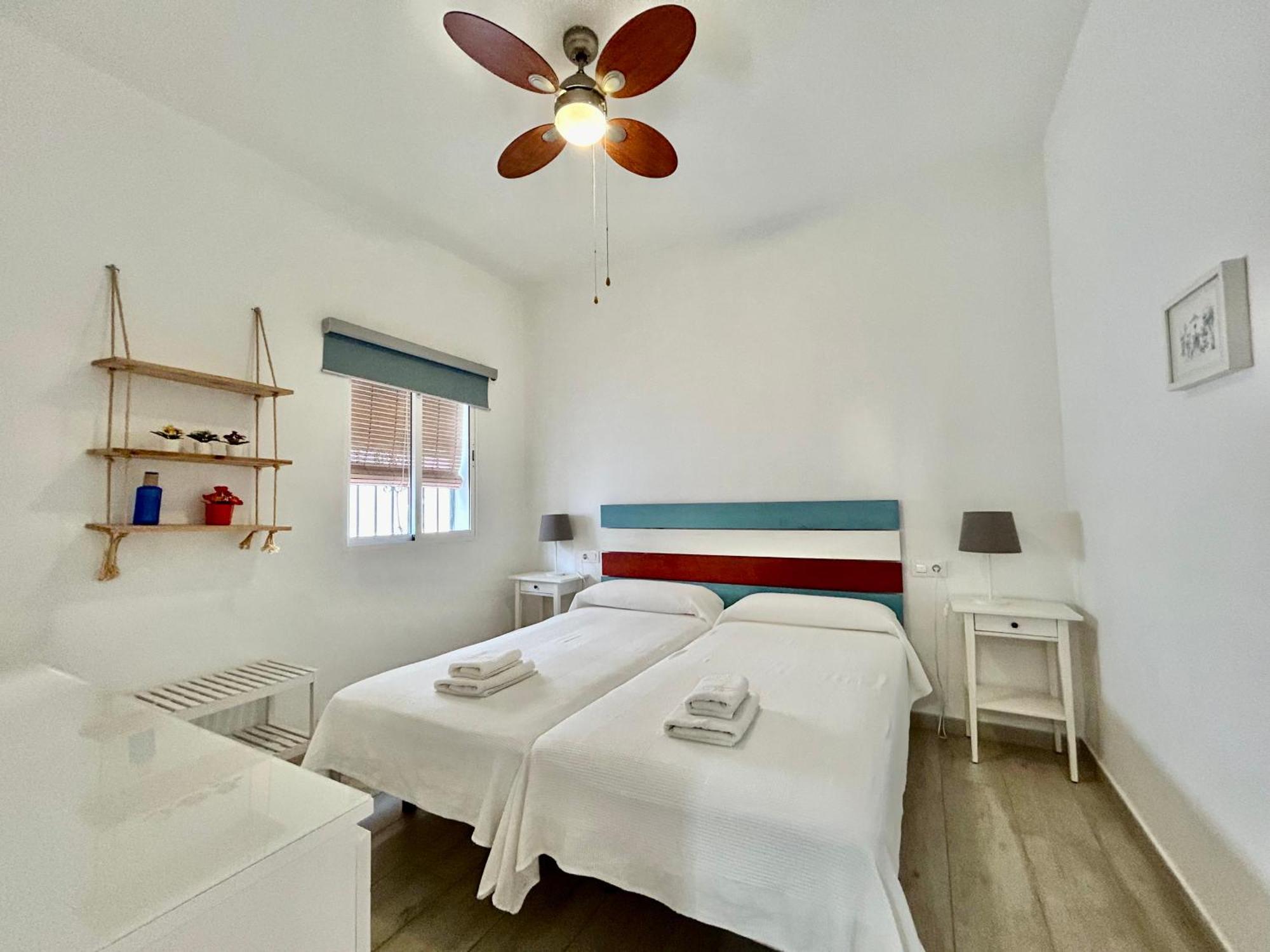 Acogedor Apt 8Pax 4Bdr 2Bth- Cozyhomesevilla2 Dış mekan fotoğraf